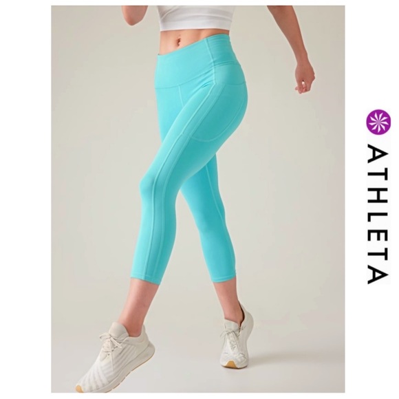 Athleta Pants - ♥️Nwt’s-$100 ATHLETA Ultimate Stash Pockets Capri Super Sonic Fabric Leggings L